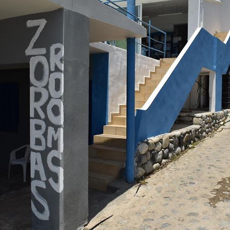 Zorbas Studios 阿吉亚努美利 外观 照片